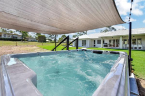 Tranquil Vista Luxury Estate - Ultimate Weekend Haven